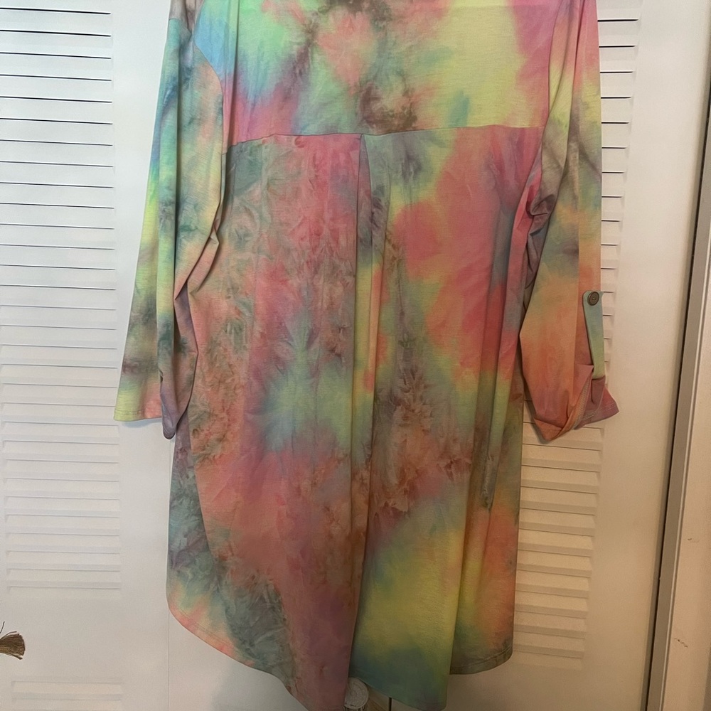 Honeyme Curvy tie-dye stretchy shirt